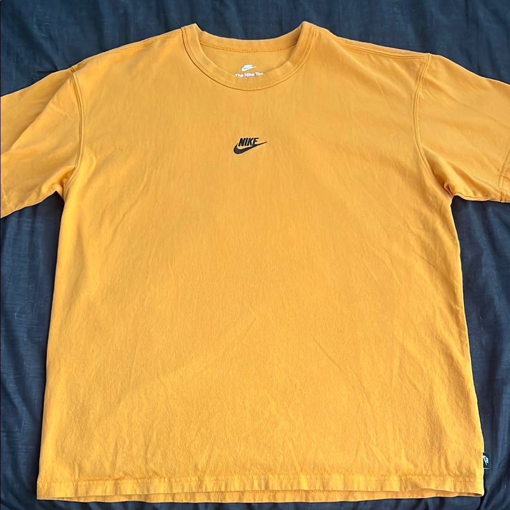 Nike Orange Short Sleeve Tee Vibrant Casual Comfort